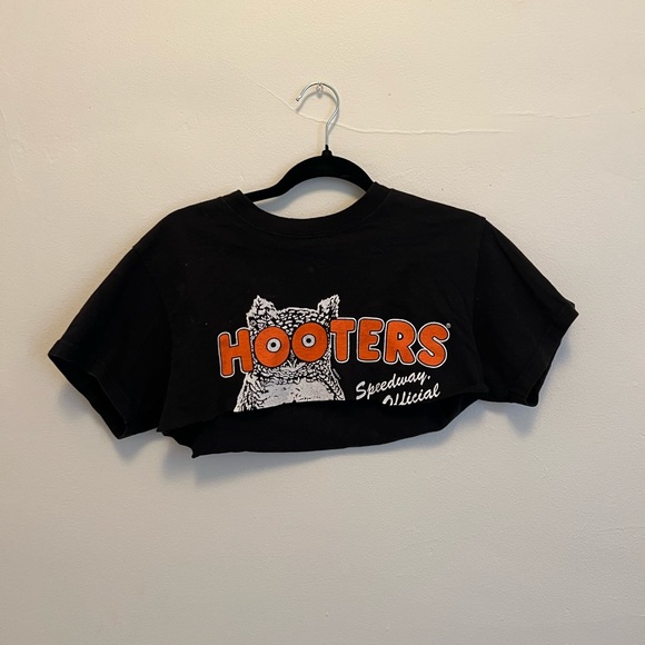 MEGA cropped hooters tee shirt - Picture 1 of 3